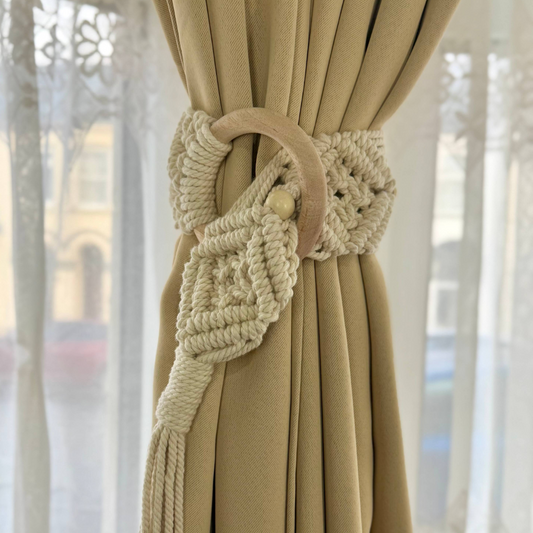 Handcrafted Macramé Plant Hangers Bring Nature Indoors